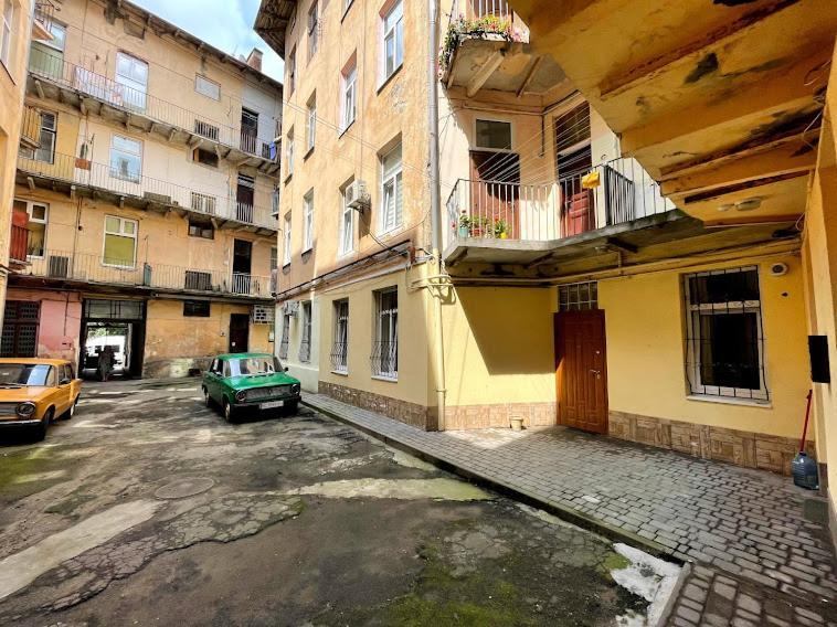 White Rooms On City Center Lviv Exterior photo