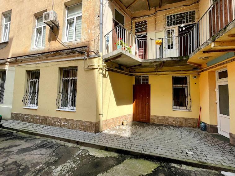 White Rooms On City Center Lviv Exterior photo