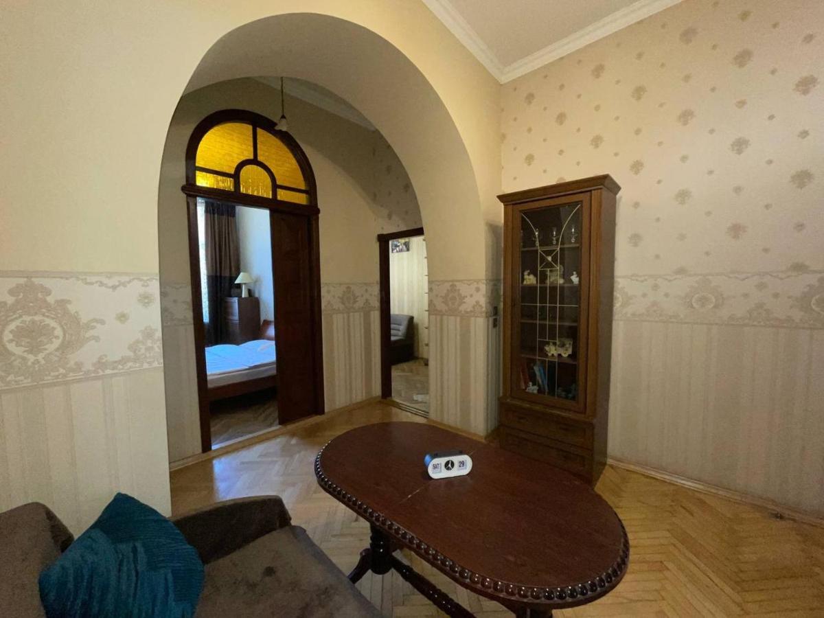 White Rooms On City Center Lviv Exterior photo