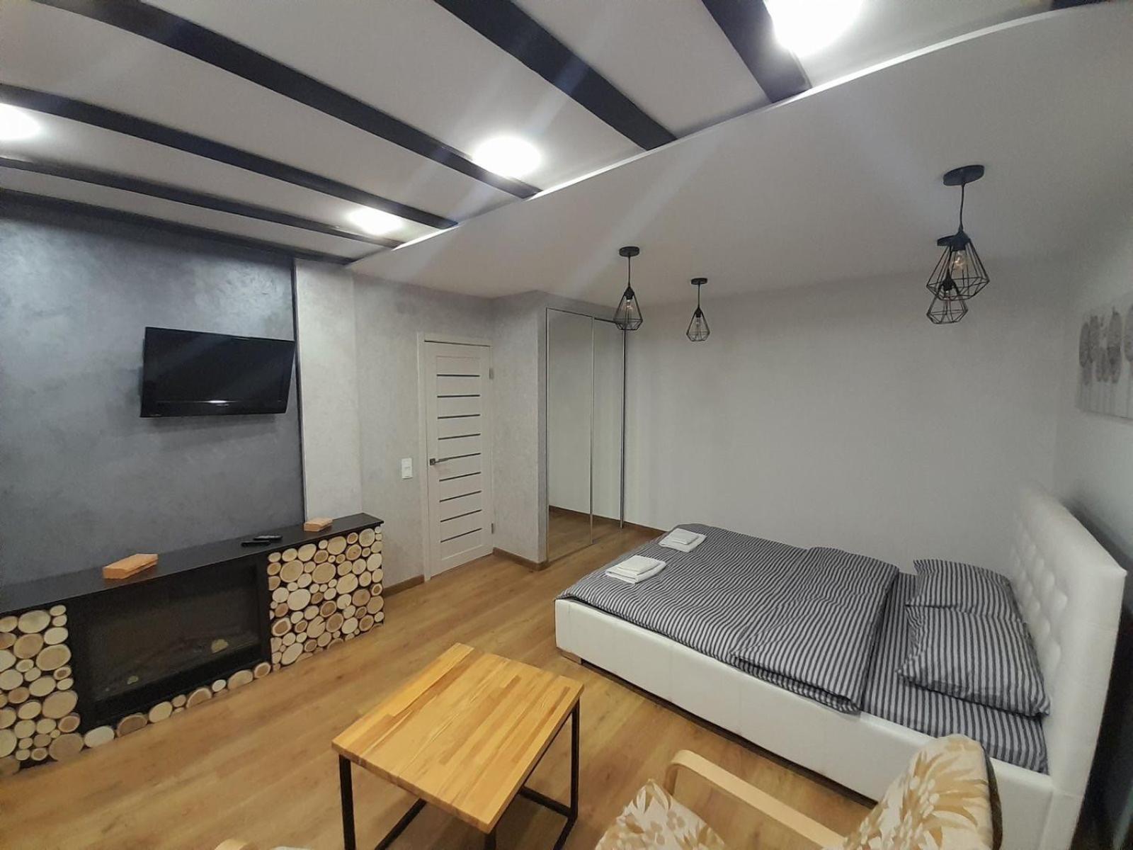 White Rooms On City Center Lviv Exterior photo