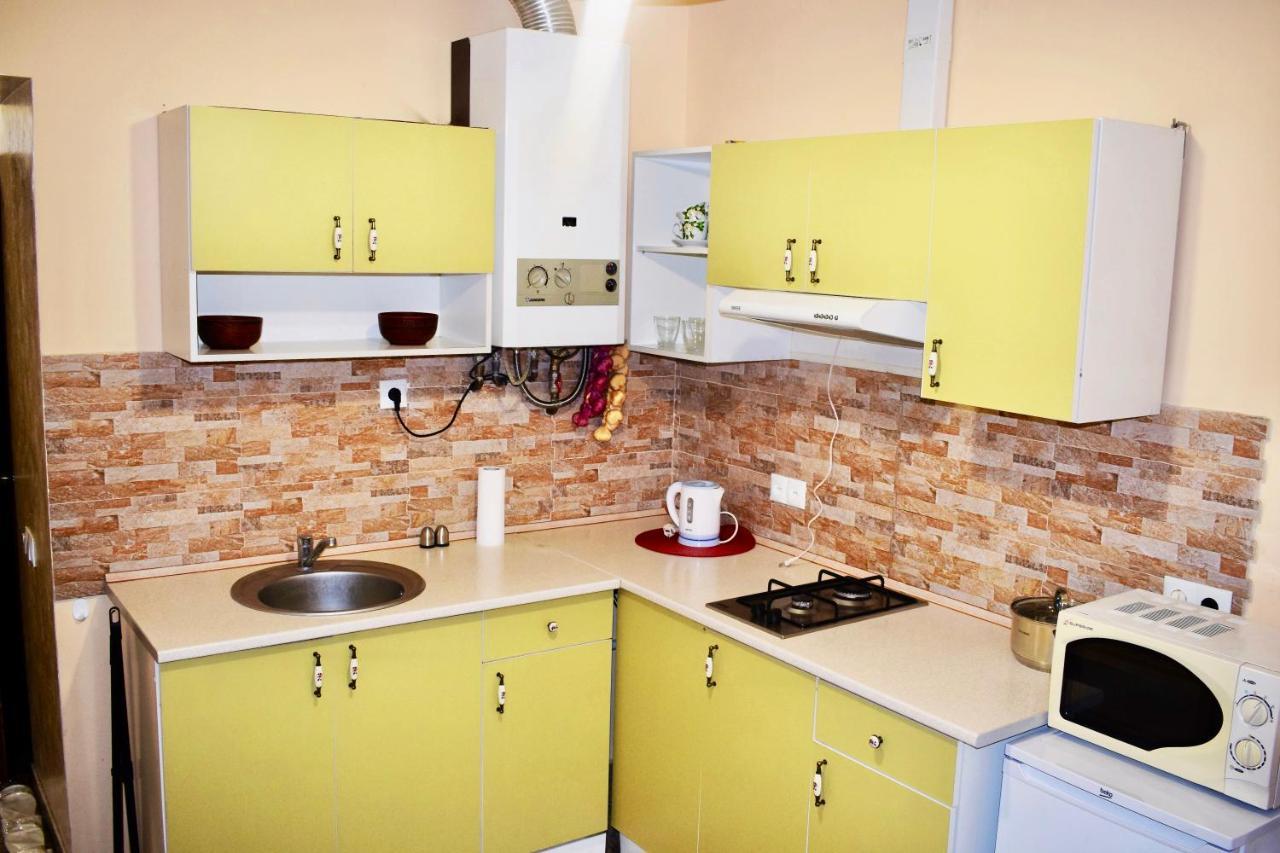 White Rooms On City Center Lviv Exterior photo