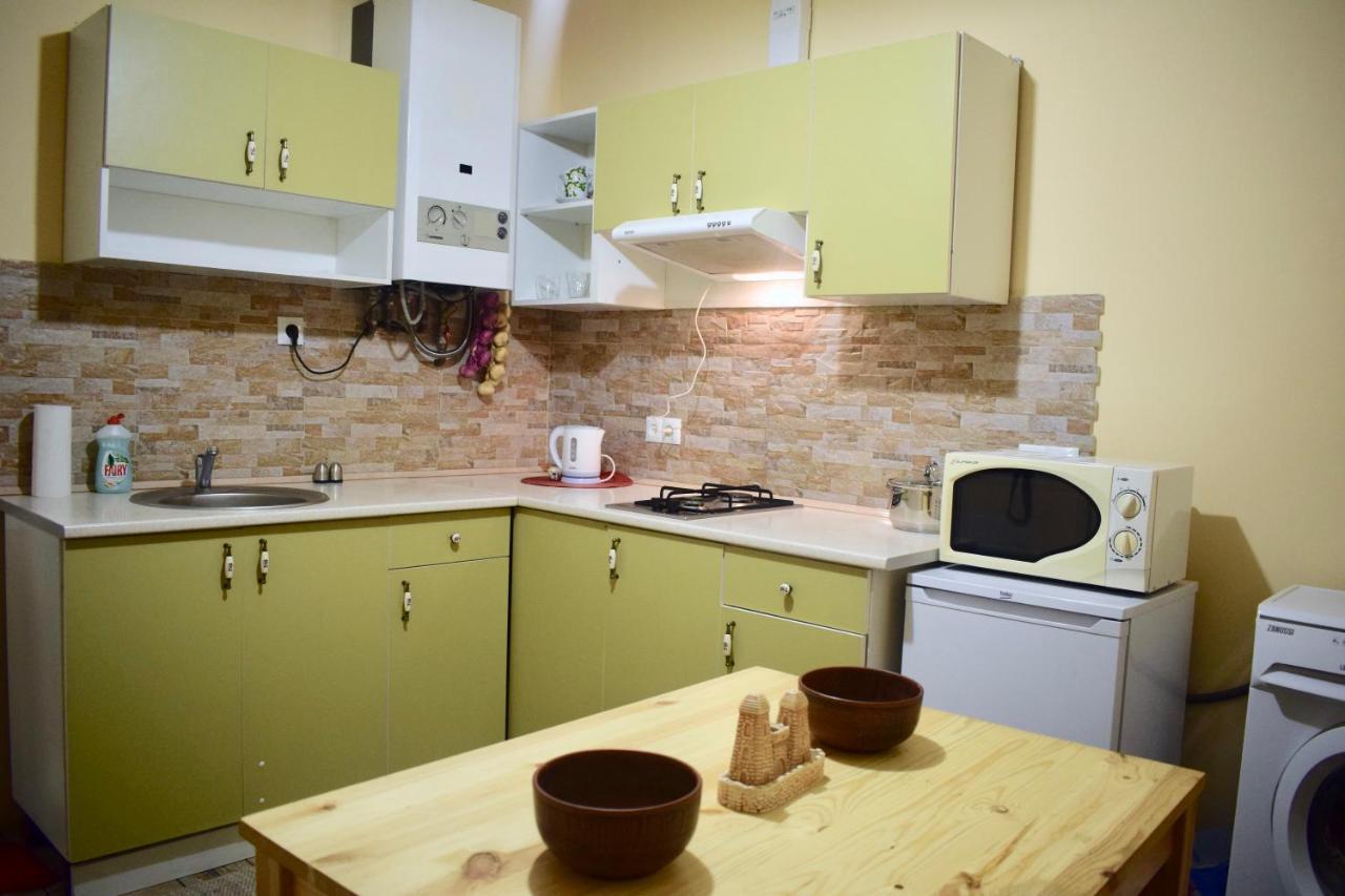 White Rooms On City Center Lviv Exterior photo